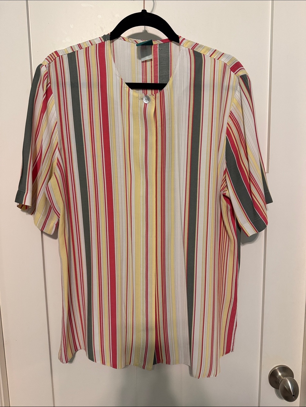 Vintage 80s 90s Retro Vertical Multi-Stripe Short Sleeve Button-Down Shirt